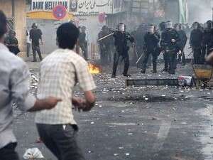 מפגינים באיראן מפגינים באיראן