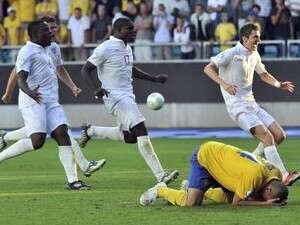 האנגלים חוגגים את ההעפלה לגמר האנגלים חוגגים את ההעפלה לגמר