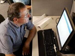 גולש באינטרנט. גולש באינטרנט.