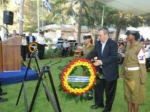 אהוד ברק בטקס לחללי צה''ל ממלחמת לבנון השניה. אהוד ברק בטקס לחללי צה''ל ממלחמת לבנון השניה.