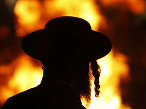 אמרו לי שיש כיכר השבת באינטרנט, אבל אני לא מוצא את השכונה הזו. מפגין חרדי אמרו לי שיש כיכר השבת באינטרנט, אבל אני לא מוצא את השכונה הזו. מפגין חרדי