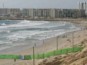 חוף ים בהרצליה חוף ים בהרצליה