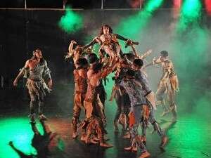 ריקוד אדון עולם בביצוע ''חבצלות'', להקת המחול העירונית של נתניה ריקוד אדון עולם בביצוע ''חבצלות'', להקת המחול העירונית של נתניה