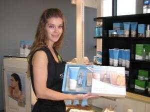 תעשיית ענק שמגלגלת מיליונים. מוכרת מוצרי קוסמטיקה בחו תעשיית ענק שמגלגלת מיליונים. מוכרת מוצרי קוסמטיקה בחו