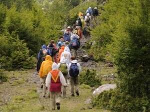 גם מי שלא מאמינה באלוהים, התפללה. הבנות בטרק גם מי שלא מאמינה באלוהים, התפללה. הבנות בטרק