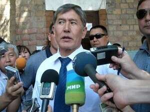 מועמד האופוזיציה בקירגיסטן, אלמזבק אטמבאייב. מועמד האופוזיציה בקירגיסטן, אלמזבק אטמבאייב.