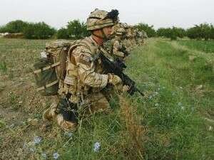 חיילים בריטים במהלך הפעולה באפגניסטן חיילים בריטים במהלך הפעולה באפגניסטן