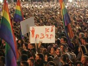 עצרת הגאווה בכיכר רבין בתל אביב. עצרת הגאווה בכיכר רבין בתל אביב.