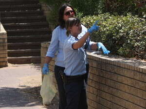 שוטרות מחפשות ממצאים בפרשת הרצח ברמת גן שוטרות מחפשות ממצאים בפרשת הרצח ברמת גן