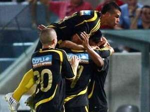 שחקני בית''ר חוגגים שחקני בית''ר חוגגים