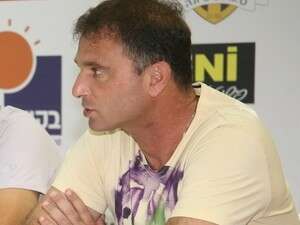 רפי כהן ונס ציונה פותחים עונה. רפי כהן ונס ציונה פותחים עונה.