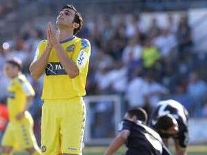 סימל את מכבי השוקעת. שבחון במהלך משחק של מכבי סימל את מכבי השוקעת. שבחון במהלך משחק של מכבי