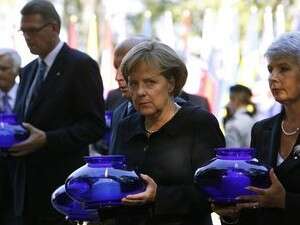 מרקל בטקס בפולין. מרקל בטקס בפולין.