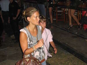 רפאלי ואחיה בהופעה של מדונה. צילום: רפאלי ואחיה בהופעה של מדונה. צילום: