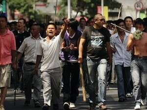 מפגינים מבני ההאן באורומצ'י. מפגינים מבני ההאן באורומצ'י.