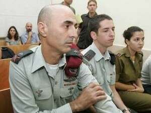 אלוף פיקוד מרכז גדי שמני העיד הבוקר נגד סגן אדם מלול שנאשם בהכאת פלסטינים אלוף פיקוד מרכז גדי שמני העיד הבוקר נגד סגן אדם מלול שנאשם בהכאת פלסטינים