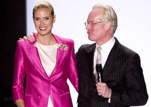 מי יכנס לנעליים המעוצבות שלכם? היידי קלום וטים גאן מי יכנס לנעליים המעוצבות שלכם? היידי קלום וטים גאן