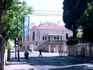 בית סדנת הדפוס. עוד שש קומות בית סדנת הדפוס. עוד שש קומות