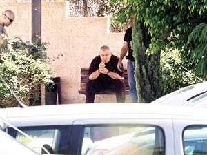 בלעדי: הרגע בו נעצר רוזנשטיין בחשד לרצח. בלעדי: הרגע בו נעצר רוזנשטיין בחשד לרצח.