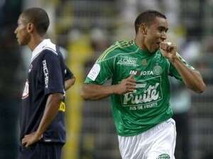 דמיטרי פאייה חוגג מול בורדו דמיטרי פאייה חוגג מול בורדו