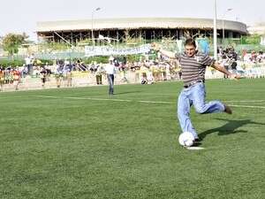 חיים ביבס על מגרש הכדורגל. חיים ביבס על מגרש הכדורגל.