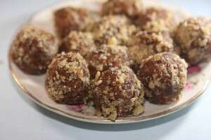 כדורי מרץ מתמרים. רק אנושי כדורי מרץ מתמרים. רק אנושי