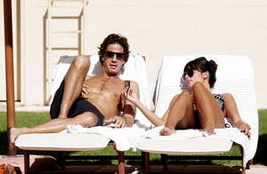 נירו לוי וקארין. עושה הכנות לסופ נירו לוי וקארין. עושה הכנות לסופ