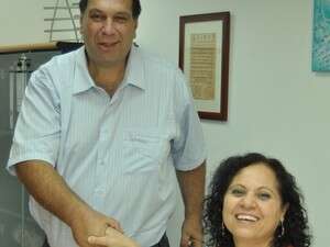 פינשטיין בהגשת הטפסים בשבוע שעבר. פינשטיין בהגשת הטפסים בשבוע שעבר.