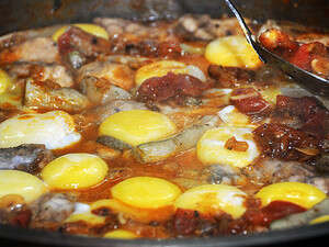 מוח עגל עם רוטב שקשוקה מוח עגל עם רוטב שקשוקה