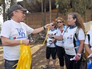 שמשון ליבמן ראש מטה המאבק לשיחרור שליט באחת ההפגנות שמשון ליבמן ראש מטה המאבק לשיחרור שליט באחת ההפגנות