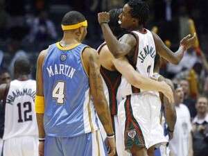 ברנדון ג'נינגס חוגג מול דנבר. 32 נק' ברנדון ג'נינגס חוגג מול דנבר. 32 נק'