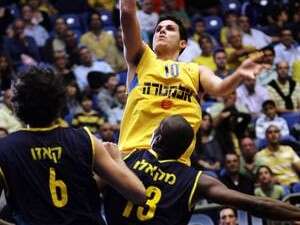 גיא פניני מול מקאלו וקאזו. גיא פניני מול מקאלו וקאזו.