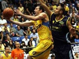 צ'אק איידסון מול איציק אוחנון. צ'אק איידסון מול איציק אוחנון.