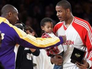 אריזה מקבל את טבעת האליפות מקובי, הלילה אריזה מקבל את טבעת האליפות מקובי, הלילה