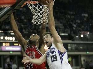 בנו אודריך מול טאג' גיבסון. בנו אודריך מול טאג' גיבסון.