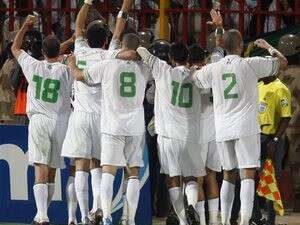 שחקני אלג'יריה חוגגים. הערב שחקני אלג'יריה חוגגים. הערב