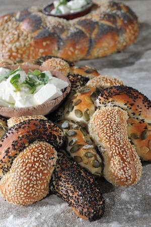 טובלים ומפרישים חלה טובלים ומפרישים חלה