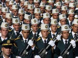 חיילים בצבא לבנון במצעד לרגל יום העצמאות ה-66 של המדינה חיילים בצבא לבנון במצעד לרגל יום העצמאות ה-66 של המדינה