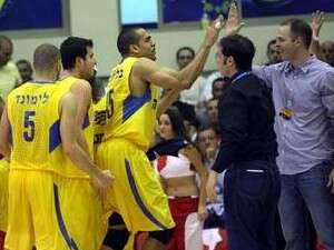 מכבי חוגגת על גליל, הערב מכבי חוגגת על גליל, הערב