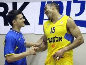 בלות'נטאל ומקל, זה שהיה שם וזה שבדרך החוצה בלות'נטאל ומקל, זה שהיה שם וזה שבדרך החוצה