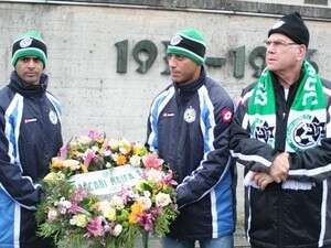 קטן, חרזי ושחר, הבוקר בדכאו קטן, חרזי ושחר, הבוקר בדכאו