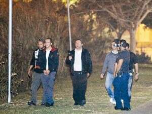 ארז אפרתי במהלך שחזור ניסיון האונס ארז אפרתי במהלך שחזור ניסיון האונס