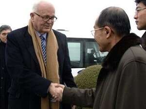 סטיבן בוסוורת' בקוריאה הצפונית. סטיבן בוסוורת' בקוריאה הצפונית.