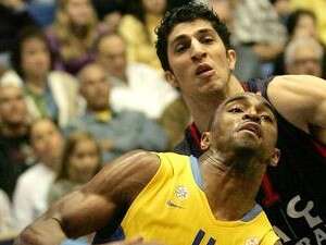 ליאור אליהו ואלן אנדרסון. ליאור אליהו ואלן אנדרסון.