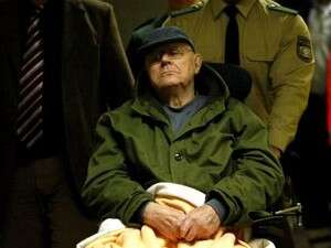 דמיאניוק בבית המשפט במינכן, היום. דמיאניוק בבית המשפט במינכן, היום.