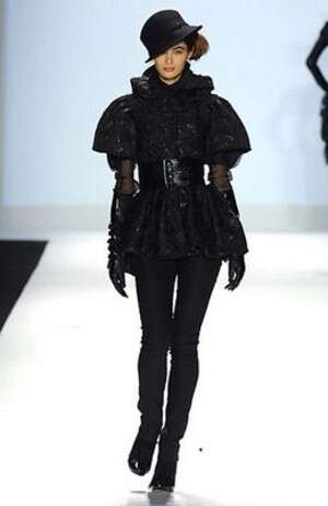 נינה גרסיה עוזרת קצת ומכניסה אותו להפקות נינה גרסיה עוזרת קצת ומכניסה אותו להפקות