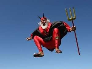 דווקא אוהב את אלוהים. השטן שובר שגרה דווקא אוהב את אלוהים. השטן שובר שגרה