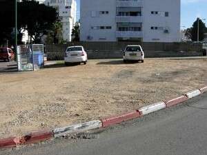 המגרש ליד בית הספר סיני באשקלון המגרש ליד בית הספר סיני באשקלון