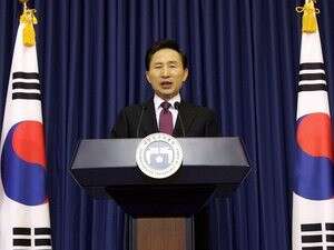 נשיא קוריאה הדרומית, לי מיונג-באק. נשיא קוריאה הדרומית, לי מיונג-באק.