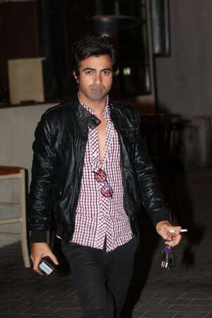 תורג'מן. את באה למערה החשמלית לשמוע תקליטים? תורג'מן. את באה למערה החשמלית לשמוע תקליטים?